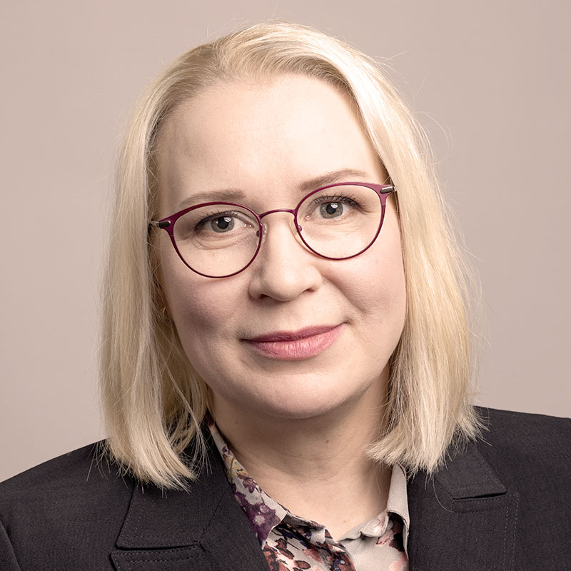 Asianajaja Laura Tuomela